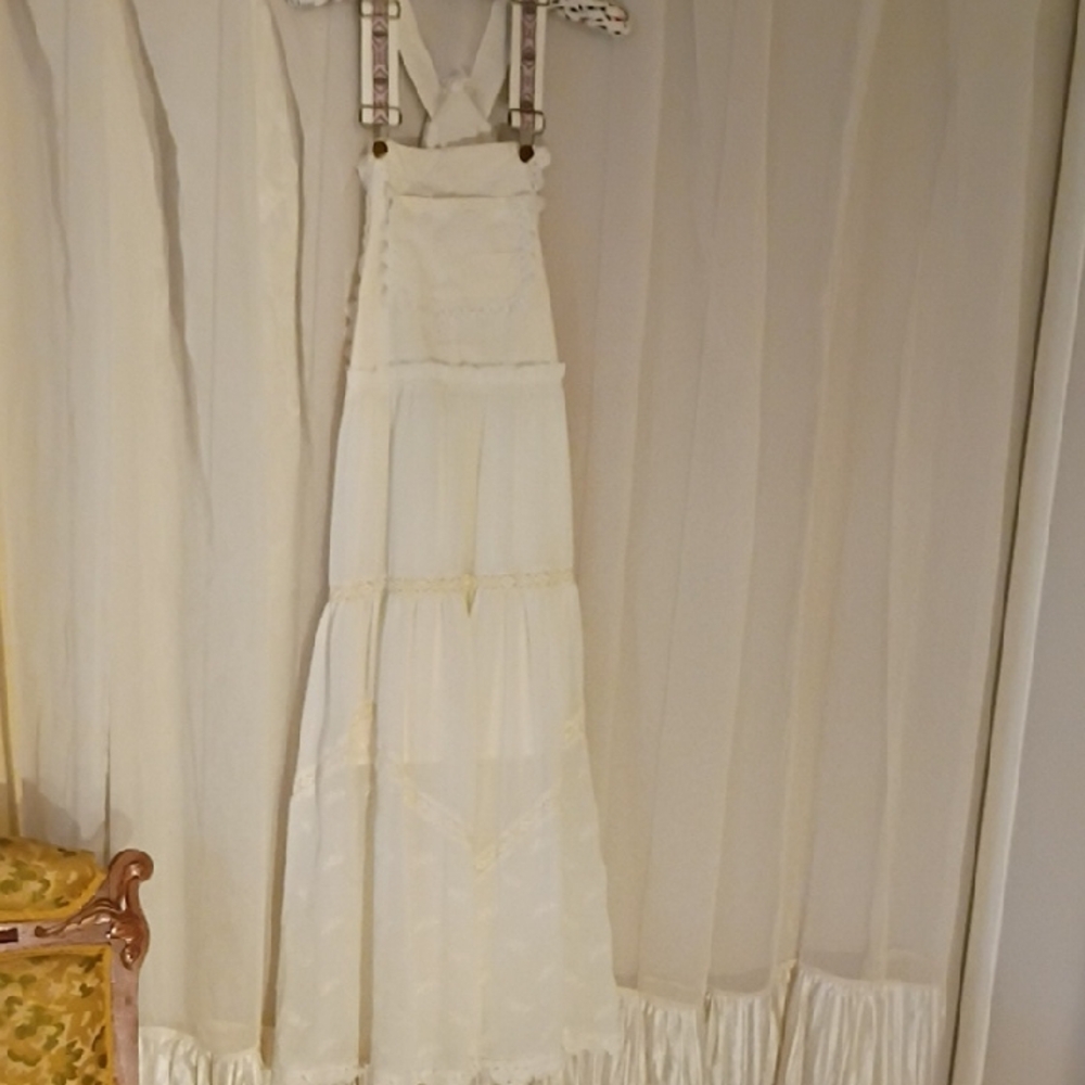Elegant White Maxi Dress